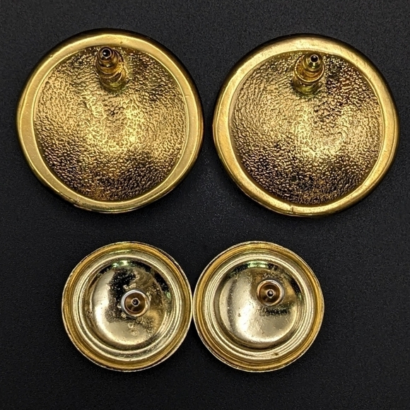 Vintage Lot of 2 Pairs of Goldtoned Enamel Earrings - Picture 4 of 5